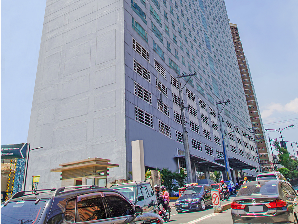 Robinsons Cybergate Center Tower 3 - RCR